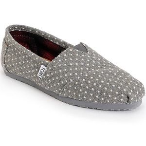 🌿TOMS slip on shoes! 🌿